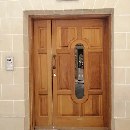 Lejlighed Spacious 3 Bedroom In The Centre Of Malta Żebbuġ